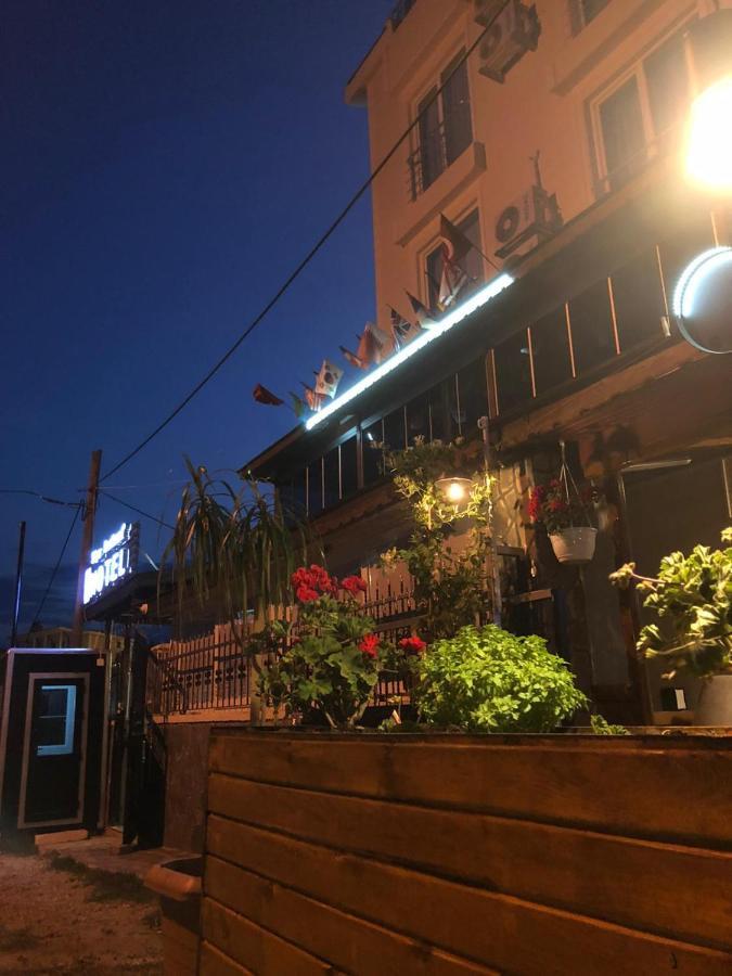 Silver Continent Hostel シリウリ エクステリア 写真